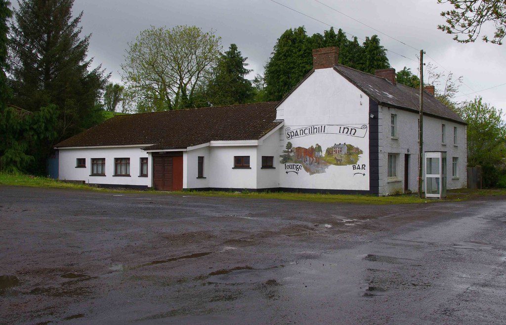 O Spancilhill Inn, pub de beira de estrada em Spancil Hill, Condado de Clare